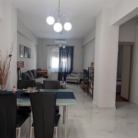 Luxury & Spacious Apartment In Atena Exterior foto