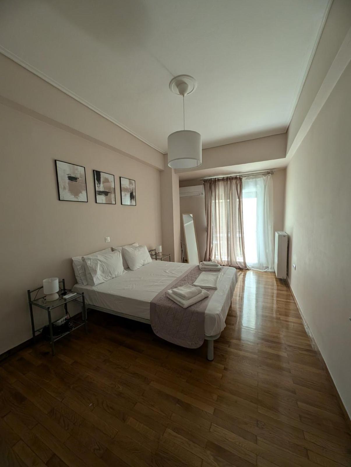 Luxury & Spacious Apartment In Atena Exterior foto